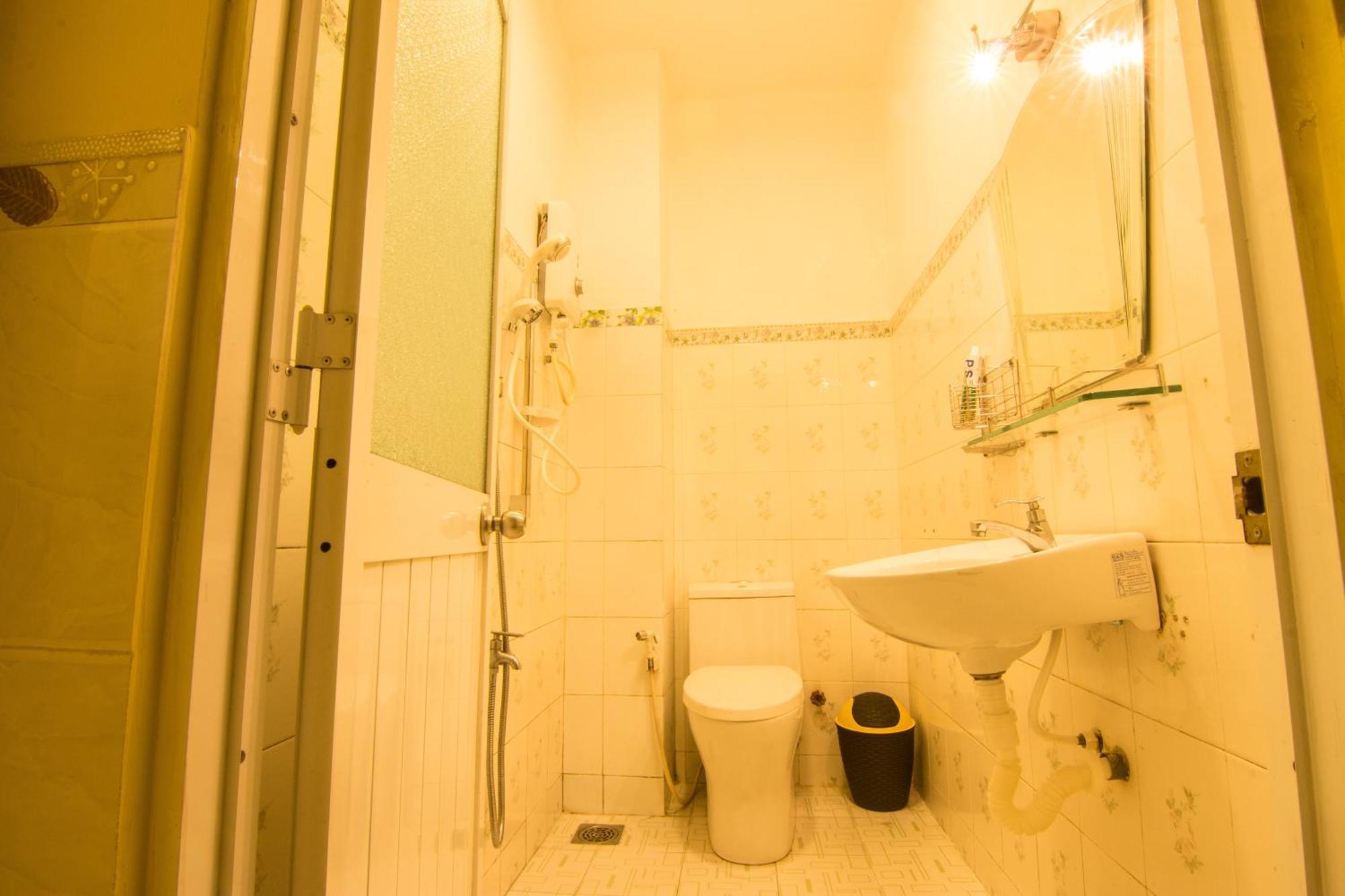 Moonie House Saigon - In Cbd, Cool Ac, Free Laundry, Free Drinking Water Ở trọ TP. Hồ Chí Minh