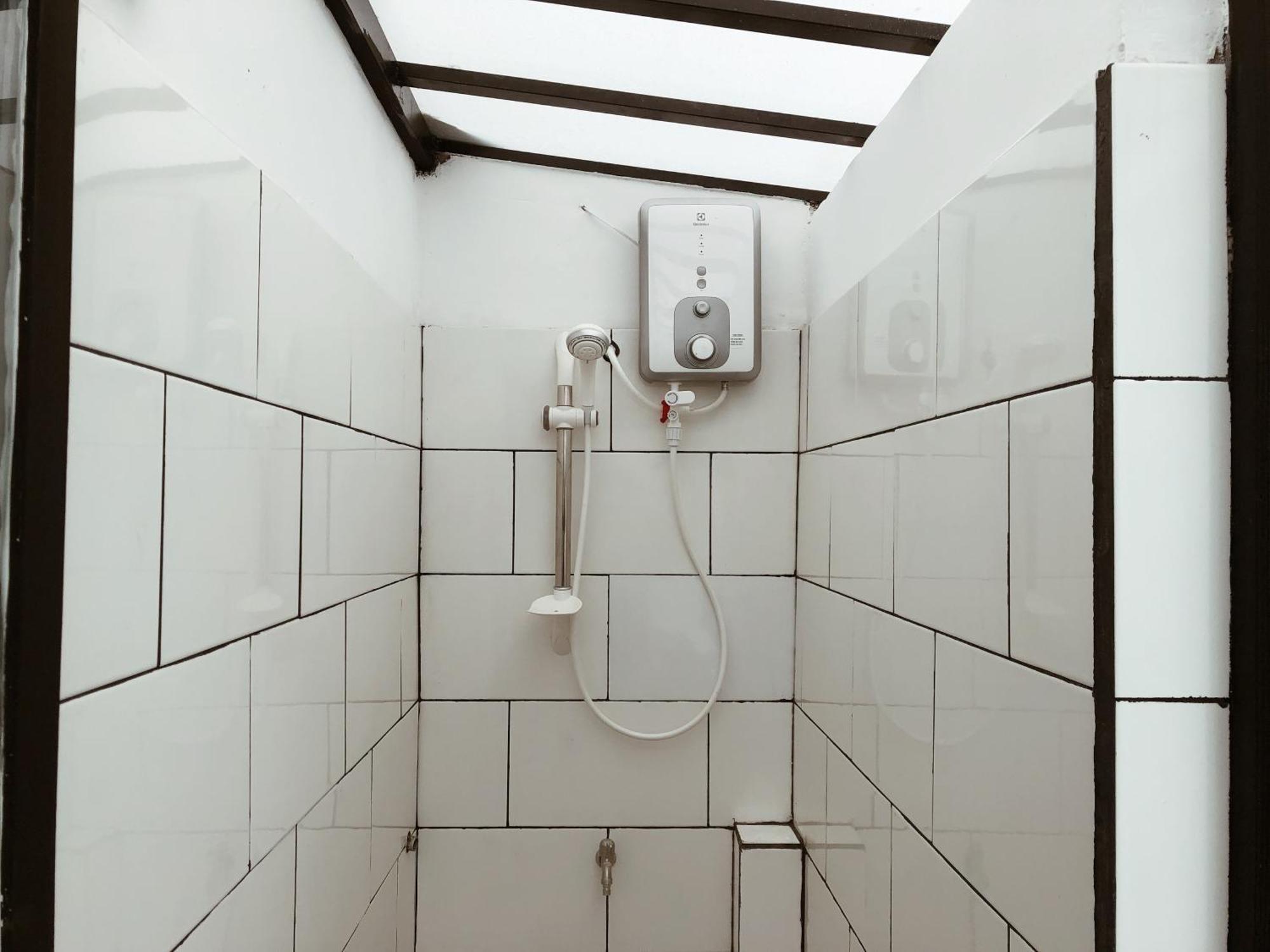 Ở trọ Moonie House Saigon - In Cbd, Cool Ac, Free Laundry, Free Drinking Water TP. Hồ Chí Minh