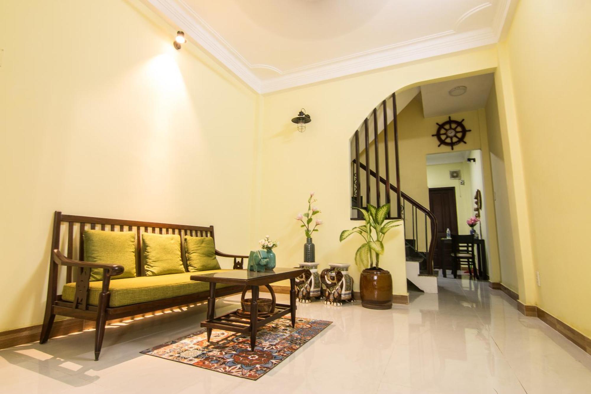 Homestay Moonie House Saigon - In Cbd, Cool Ac, Free Laundry, Free Drinking Water *